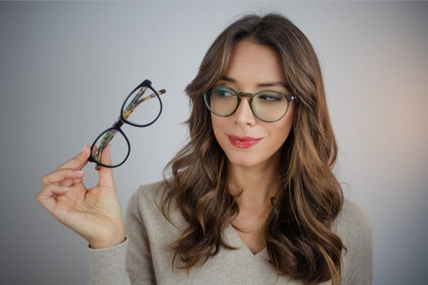 Clear eyeglass frame