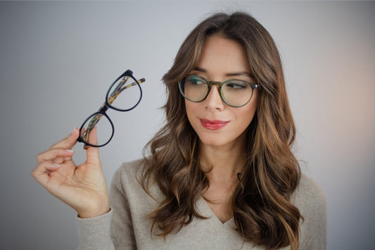 Clear eyeglass frame